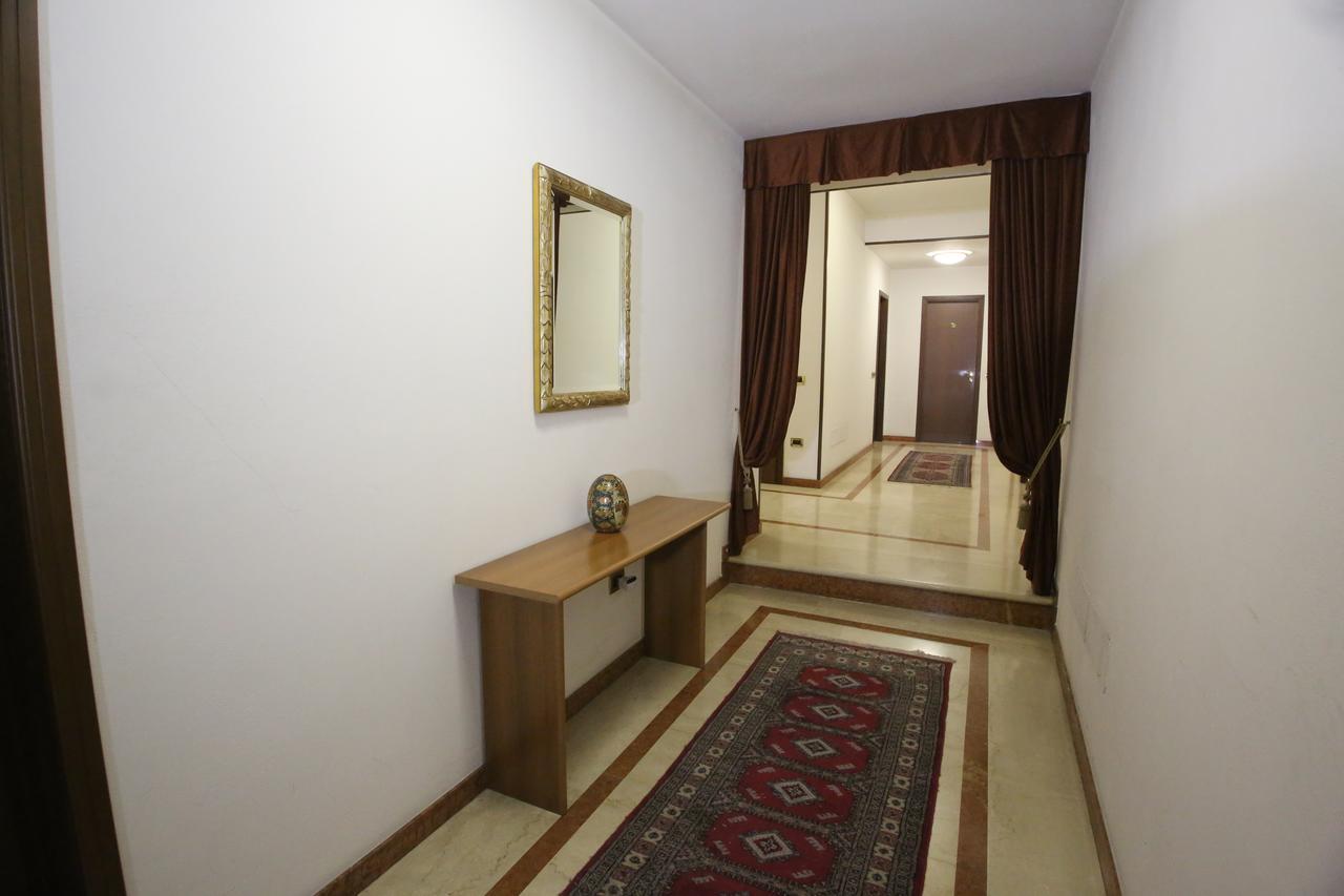 Hotel Paris Castel Goffredo Buitenkant foto